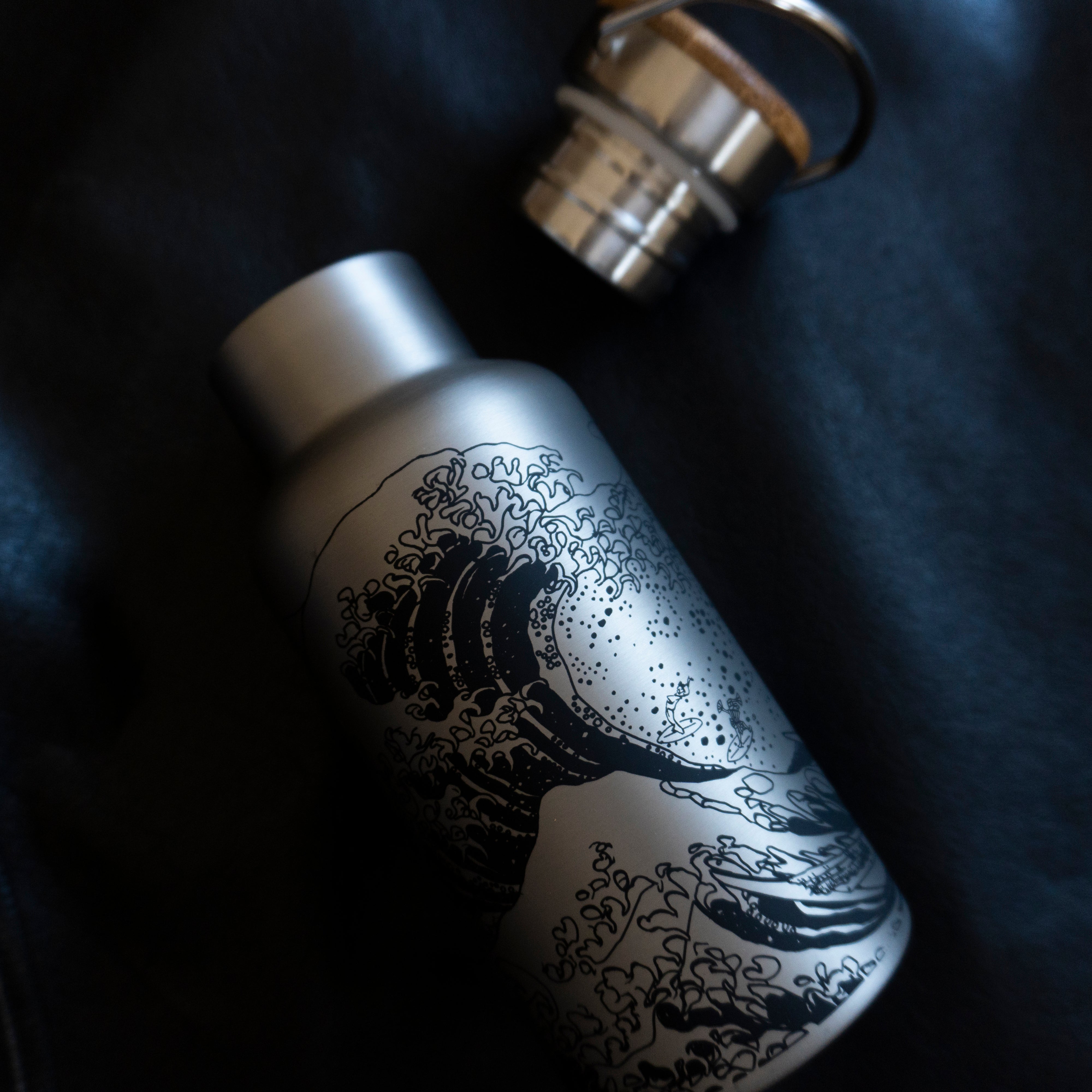Stylish Ukiyoe-Inspired Japanese Water Bottle – Umami Square